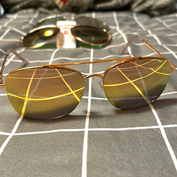 6 pair of sunglasses - buy as bundle or separate - Picture 9 of 14